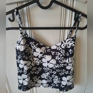 SHEIN Black And White Cropped Top